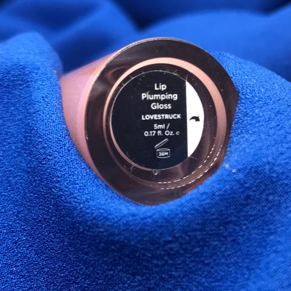 ❤️ NEW! ICONIC LONDON Lip Plumping Gloss - Picture 2 of 4